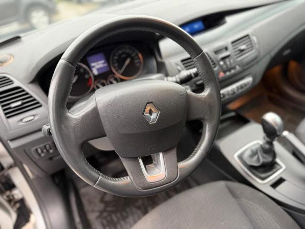 Renault Laguna III с пробегом 2008 года, цена 615 000 рублей, 200794 км, лифтбек, Автокод Объявления