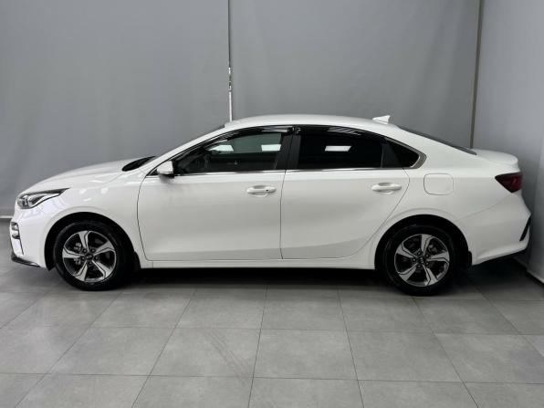 Kia Cerato IV Рестайлинг с пробегом 2021 года, цена 2 246 400 рублей, 31465 км, седан, Автокод Объявления
