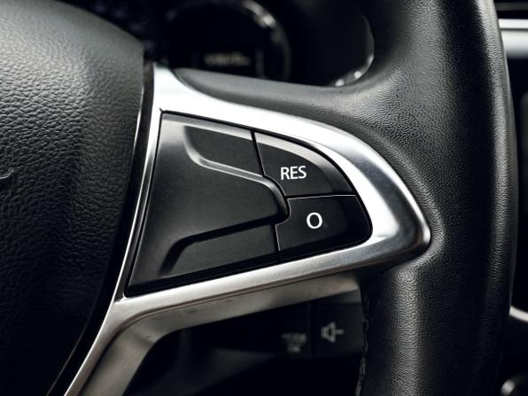 Renault Sandero II Рестайлинг с пробегом 2021 года, цена 1 349 000 рублей, 59819 км, хэтчбек, Автокод Объявления