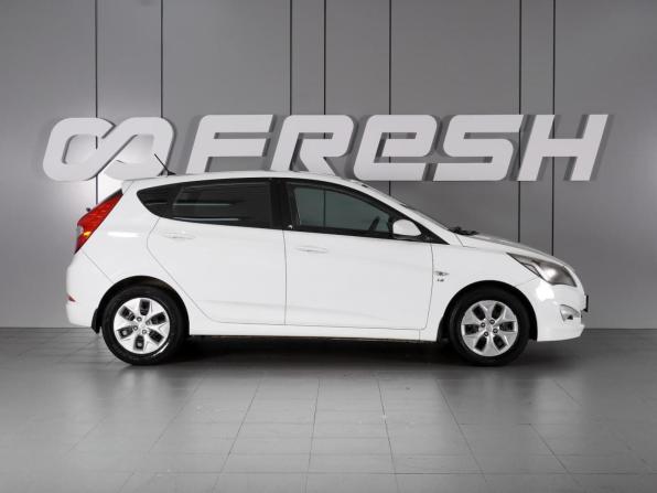 Hyundai Solaris I Рестайлинг с пробегом 2015 года, цена 1 025 000 рублей, 177702 км, хэтчбек, Автокод Объявления
