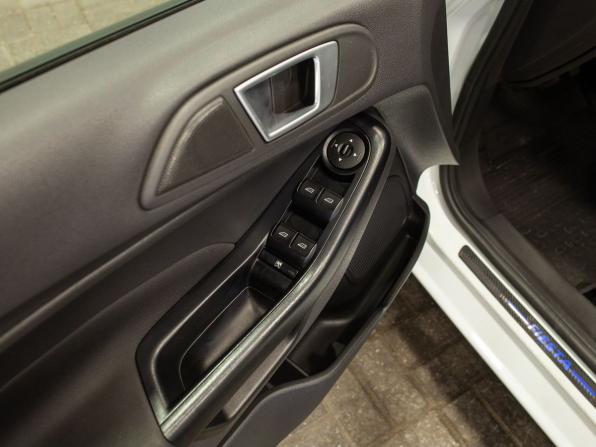 Ford Fiesta Mk6 Рестайлинг с пробегом 2015 года, цена 720 000 рублей, 149169 км, седан, Автокод Объявления
