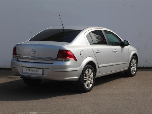 Opel Astra H Рестайлинг с пробегом 2012 года, цена 600 000 рублей, 163232 км, седан, Автокод Объявления