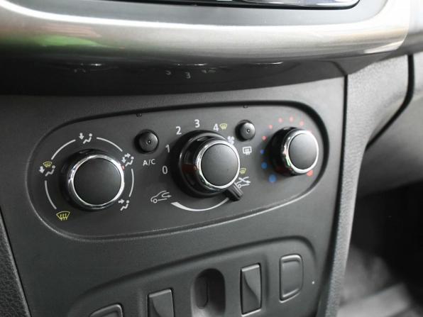 Renault Logan II Рестайлинг с пробегом 2020 года, цена 629 900 рублей, 224000 км, седан, Автокод Объявления