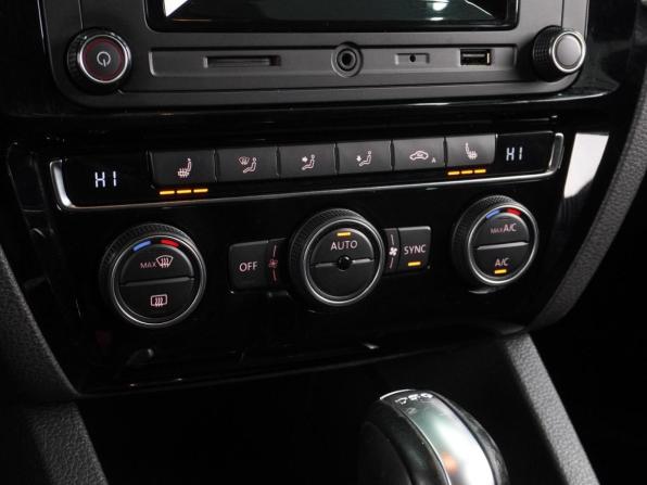 Volkswagen Jetta VI Рестайлинг с пробегом 2016 года, цена 1 149 000 рублей, 231423 км, седан, Автокод Объявления