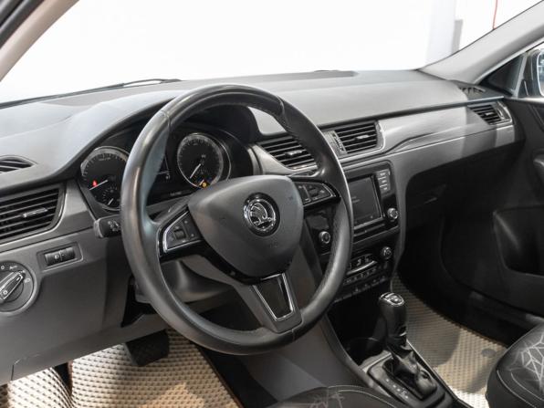 Skoda Rapid I Рестайлинг с пробегом 2018 года, цена 1 413 000 рублей, 83356 км, лифтбек, Автокод Объявления