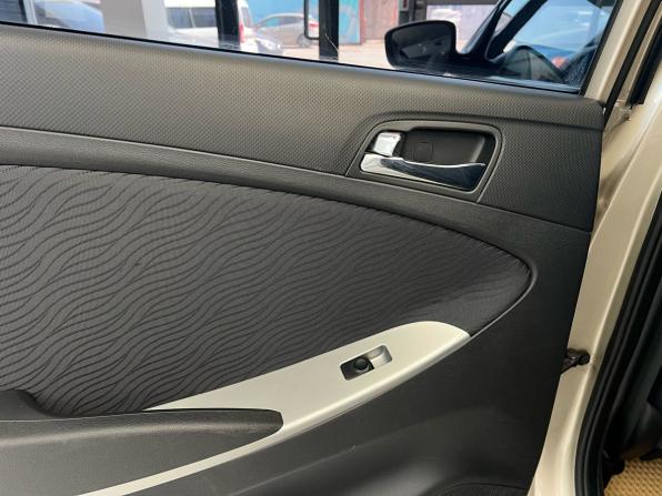 Hyundai Solaris I с пробегом 2012 года, цена 849 000 рублей, 165657 км, седан, Автокод Объявления