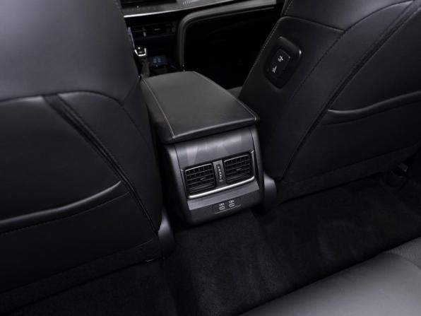 Toyota Camry IX (XV80) China Market с пробегом 2026 года, цена 4 400 000 рублей, 50 км, седан, Автокод Объявления