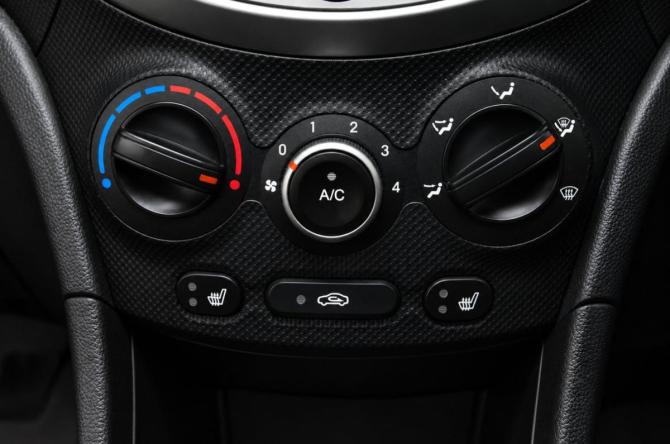 Hyundai Solaris I Рестайлинг с пробегом 2015 года, цена 979 000 рублей, 162362 км, седан, Автокод Объявления
