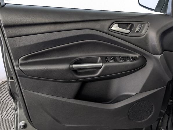 Ford Kuga II Рестайлинг с пробегом 2017 года, цена 1 695 000 рублей, 126876 км, внедорожник, Автокод Объявления