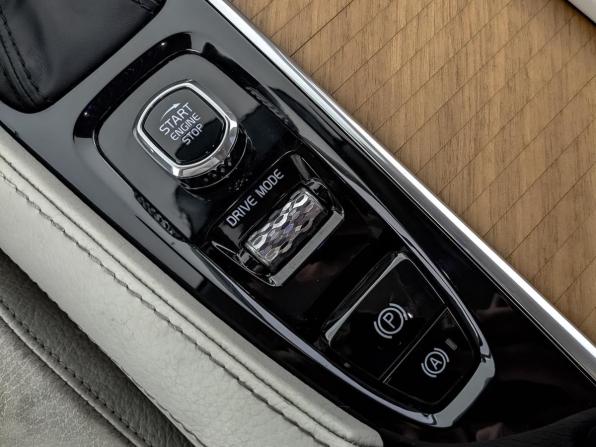 Volvo XC90 II Рестайлинг 1 с пробегом 2020 года, цена 3 995 000 рублей, 166586 км, внедорожник, Автокод Объявления