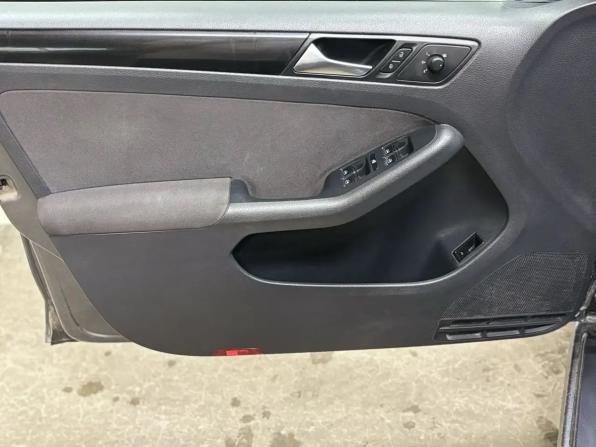 Volkswagen Jetta VI с пробегом 2011 года, цена 877 000 рублей, 196982 км, седан, Автокод Объявления