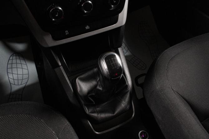 Skoda Yeti I с пробегом 2012 года, цена 1 299 000 рублей, 139000 км, внедорожник, Автокод Объявления