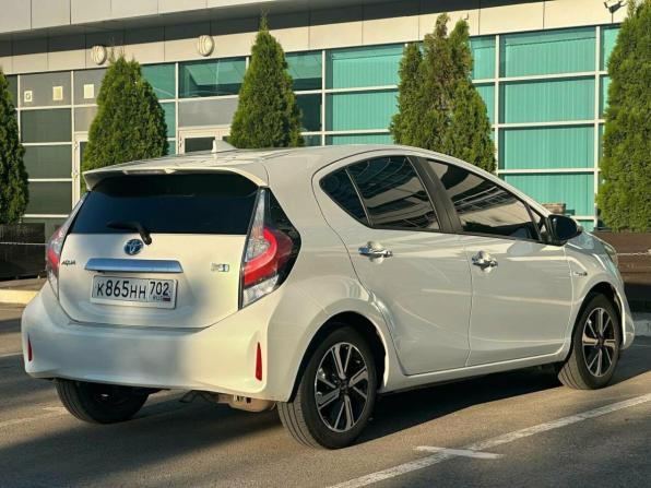Toyota Aqua I Рестайлинг 2 с пробегом 2018 года, цена 1 095 000 рублей, 101750 км, хэтчбек, Автокод Объявления