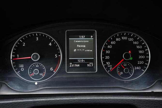 Volkswagen Multivan T5 Рестайлинг с пробегом 2011 года, цена 2 199 000 рублей, 231764 км, минивэн, Автокод Объявления