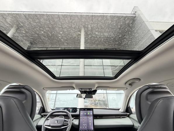 Changan Lamore с пробегом 2023 года, цена 1 825 000 рублей, 21575 км, седан, Автокод Объявления