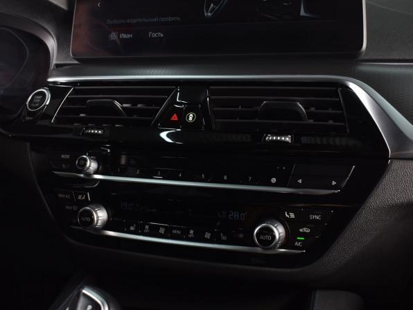 BMW 5 серии VII (G30/G31/G38) Рестайлинг с пробегом 2021 года, цена 4 949 995 рублей, 74917 км, седан, Автокод Объявления