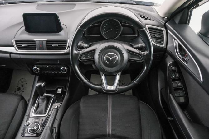 Mazda Axela III Рестайлинг с пробегом 2018 года, цена 1 549 000 рублей, 100857 км, хэтчбек, Автокод Объявления