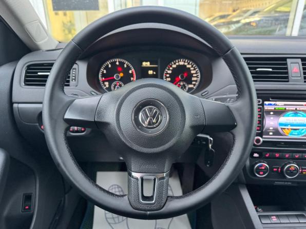 Volkswagen Jetta VI с пробегом 2014 года, цена 917 000 рублей, 229649 км, седан, Автокод Объявления