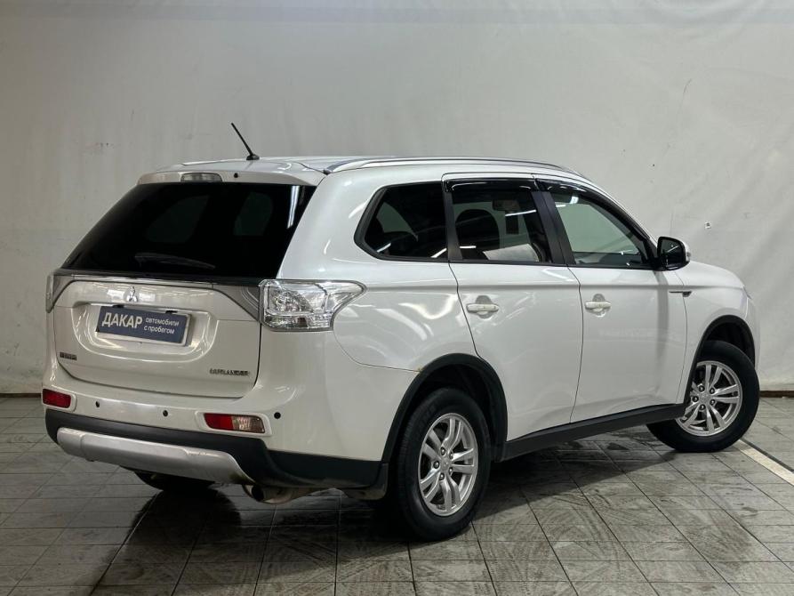 Mitsubishi Outlander III Рестайлинг Санкт-Петербург  - изображение 3