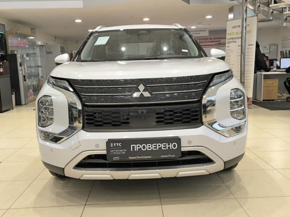 Mitsubishi Outlander IV с пробегом 2023 года, цена 4 250 000 рублей, 10 км, внедорожник, Автокод Объявления