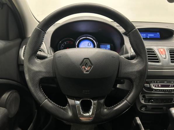 Renault Fluence I Рестайлинг с пробегом 2014 года, цена 699 000 рублей, 171473 км, седан, Автокод Объявления