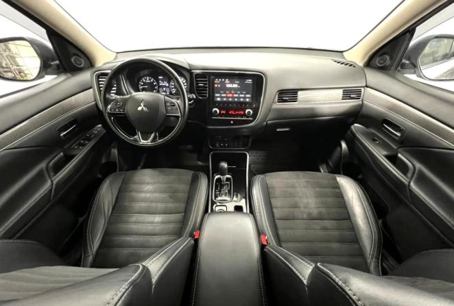 Mitsubishi Outlander III Рестайлинг 3 с пробегом 2021 года, цена 2 255 000 рублей, 141983 км, внедорожник, Автокод Объявления