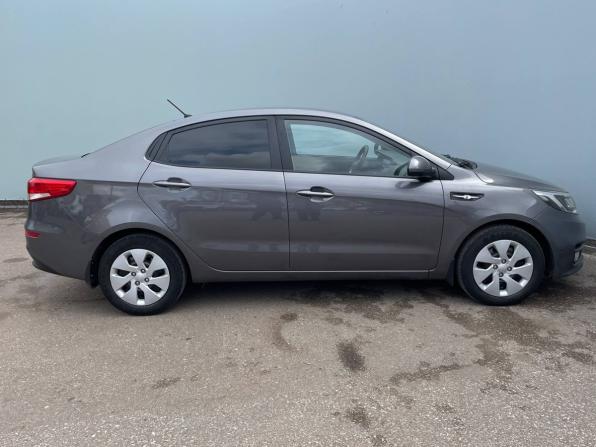 Kia Rio III Рестайлинг с пробегом 2016 года, цена 899 000 рублей, 252411 км, седан, Автокод Объявления