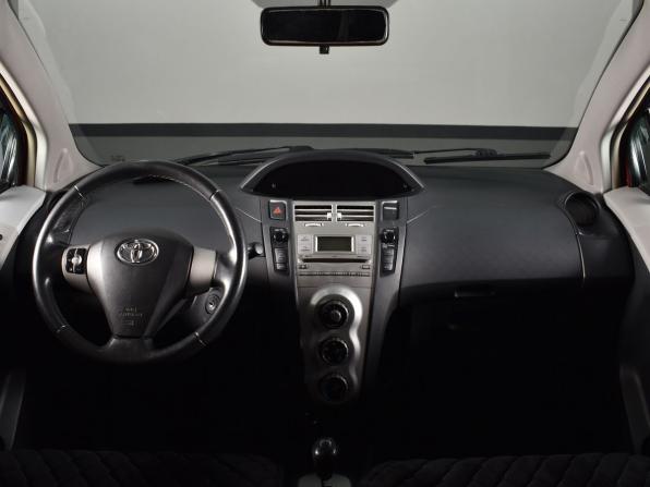 Toyota Yaris II с пробегом 2008 года, цена 484 995 рублей, 200943 км, хэтчбек, Автокод Объявления