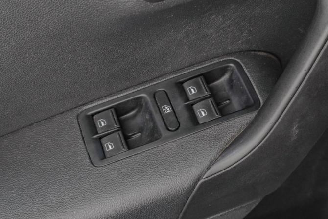 Volkswagen Polo V Рестайлинг с пробегом 2017 года, цена 979 000 рублей, 214000 км, седан, Автокод Объявления