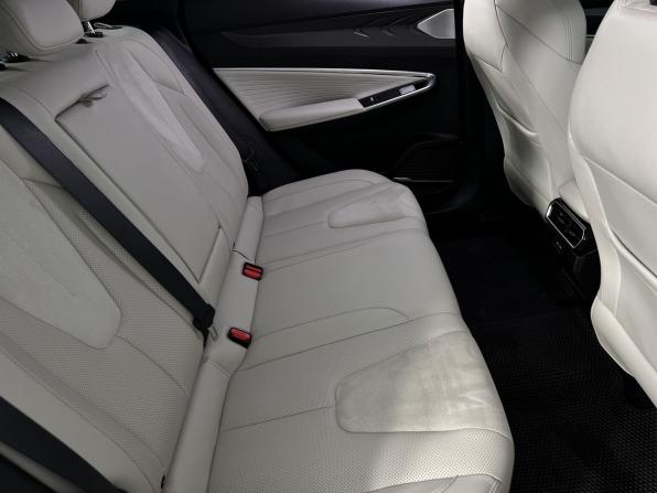 Geely Atlas II с пробегом 2023 года, цена 2 575 000 рублей, 27000 км, внедорожник, Автокод Объявления