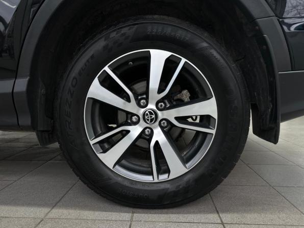 Toyota RAV4 IV (XA40) Рестайлинг с пробегом 2018 года, цена 1 920 000 рублей, 183596 км, внедорожник, Автокод Объявления