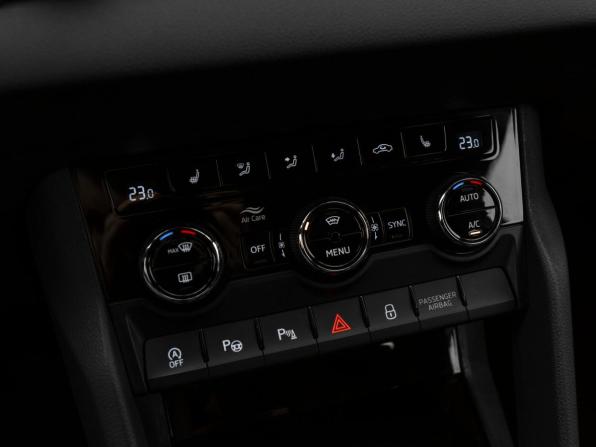 Skoda Karoq I с пробегом 2020 года, цена 2 470 000 рублей, 90053 км, внедорожник, Автокод Объявления