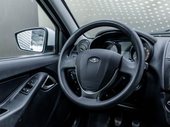 Lada (ВАЗ) Granta I Рестайлинг с пробегом 2023 года, цена 757 000 рублей, 26738 км, седан, Автокод Объявления