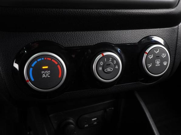 Kia Rio III Рестайлинг с пробегом 2016 года, цена 1 024 000 рублей, 120137 км, седан, Автокод Объявления