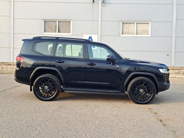 Toyota Land Cruiser 300 Series с пробегом 2022 года, цена 11 440 000 рублей, 47730 км, внедорожник, Автокод Объявления