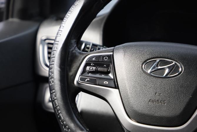 Hyundai Solaris II с пробегом 2020 года, цена 1 299 000 рублей, 348467 км, седан, Автокод Объявления