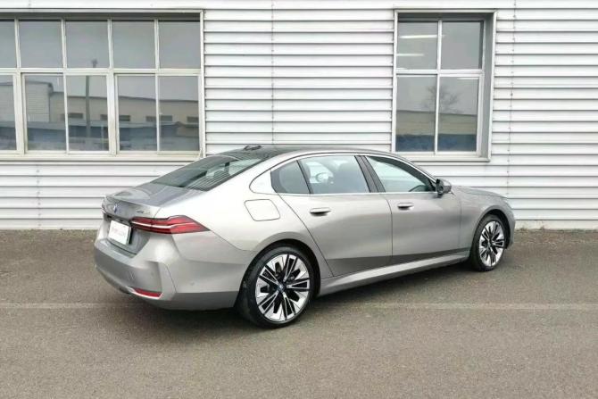 BMW i5 с пробегом 2024 года, цена 6 990 000 рублей, 10478 км, седан, Автокод Объявления