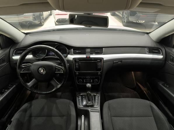 Skoda Superb II Рестайлинг с пробегом 2013 года, цена 750 000 рублей, 304094 км, лифтбек, Автокод Объявления