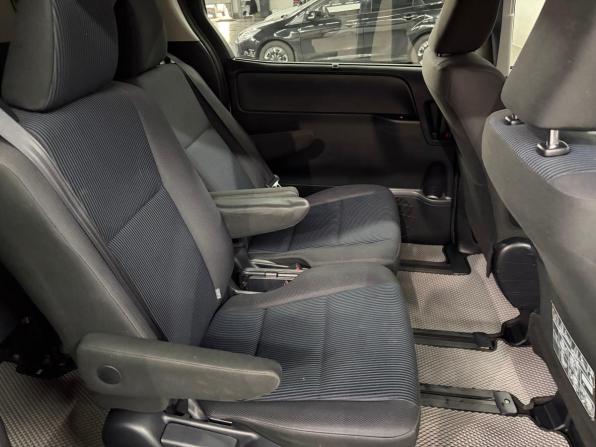 Toyota Noah III (R80) с пробегом 2016 года, цена 2 000 000 рублей, 237952 км, минивэн, Автокод Объявления
