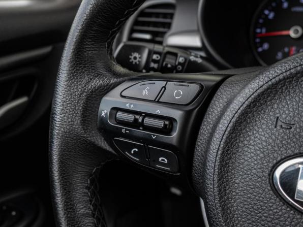 Kia Rio III Рестайлинг с пробегом 2017 года, цена 1 240 000 рублей, 198817 км, седан, Автокод Объявления