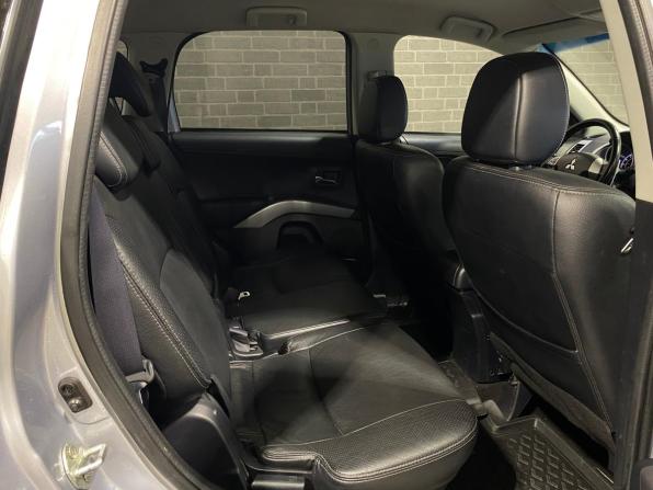 Mitsubishi Outlander II Рестайлинг с пробегом 2012 года, цена 1 300 000 рублей, 233577 км, внедорожник, Автокод Объявления