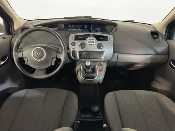 Renault Scenic II Рестайлинг с пробегом 2008 года, цена 639 900 рублей, 175007 км, компактвэн, Автокод Объявления