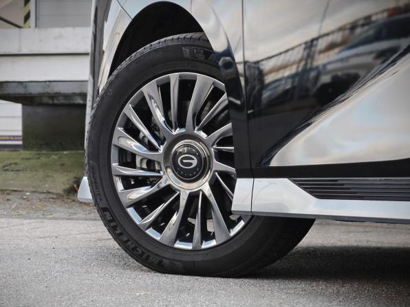 GAC M8 с пробегом 2024 года, цена 4 570 000 рублей, 20655 км, минивэн, Автокод Объявления