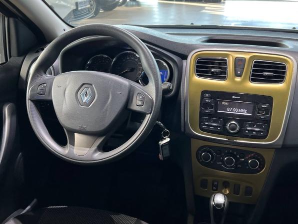 Renault Sandero II с пробегом 2017 года, цена 1 235 000 рублей, 89100 км, хэтчбек, Автокод Объявления