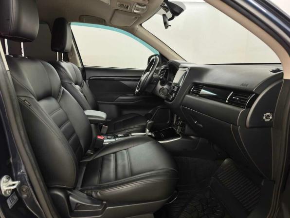 Mitsubishi Outlander III Рестайлинг 3 с пробегом 2019 года, цена 1 895 000 рублей, 142082 км, внедорожник, Автокод Объявления