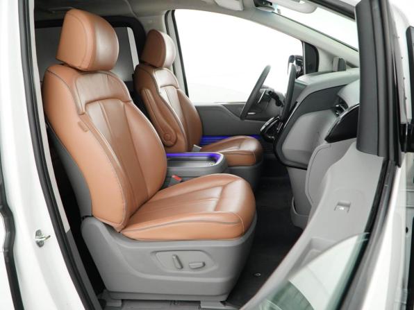 Hyundai Staria I с пробегом 2021 года, цена 4 545 055 рублей, 93591 км, минивэн, Автокод Объявления