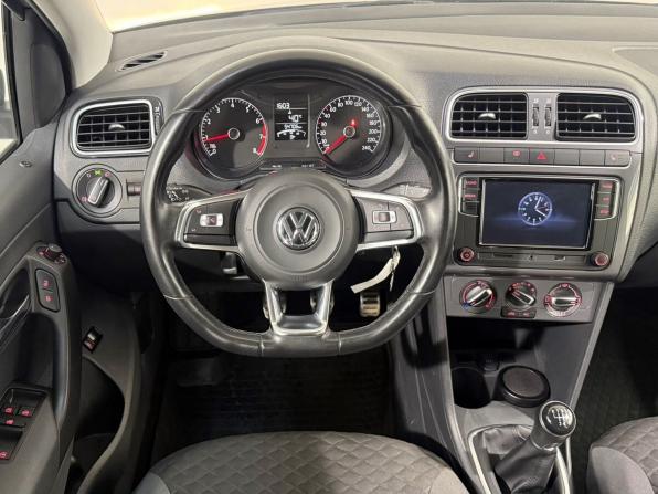Volkswagen Polo V Рестайлинг с пробегом 2018 года, цена 1 249 800 рублей, 54700 км, седан, Автокод Объявления