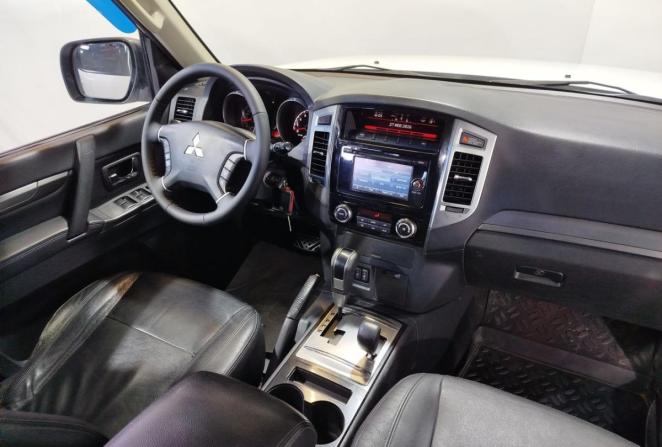 Mitsubishi Pajero IV Рестайлинг 2 с пробегом 2015 года, цена 2 150 000 рублей, 364109 км, внедорожник, Автокод Объявления