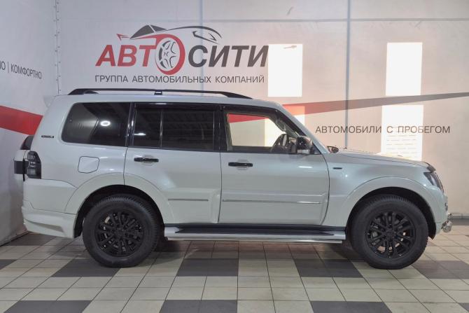 Mitsubishi Pajero IV Рестайлинг 2 с пробегом 2019 года, цена 3 800 000 рублей, 14750 км, внедорожник, Автокод Объявления