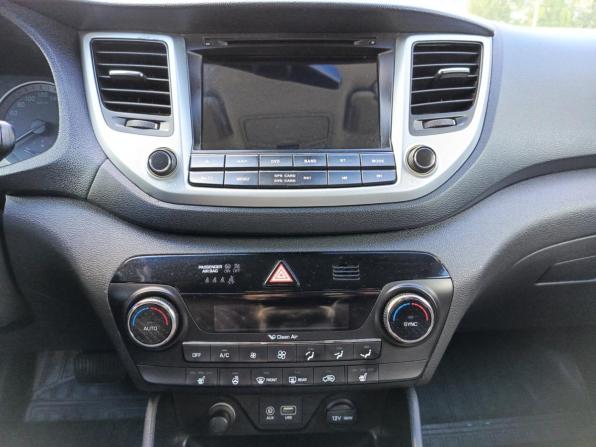 Hyundai Tucson III с пробегом 2017 года, цена 1 775 000 рублей, 173385 км, внедорожник, Автокод Объявления
